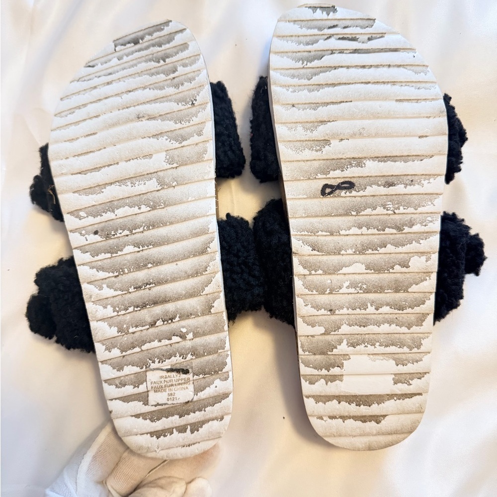 Black Teddy Faux Shearling Slide Sandals (8 US) - Picture 3 of 5